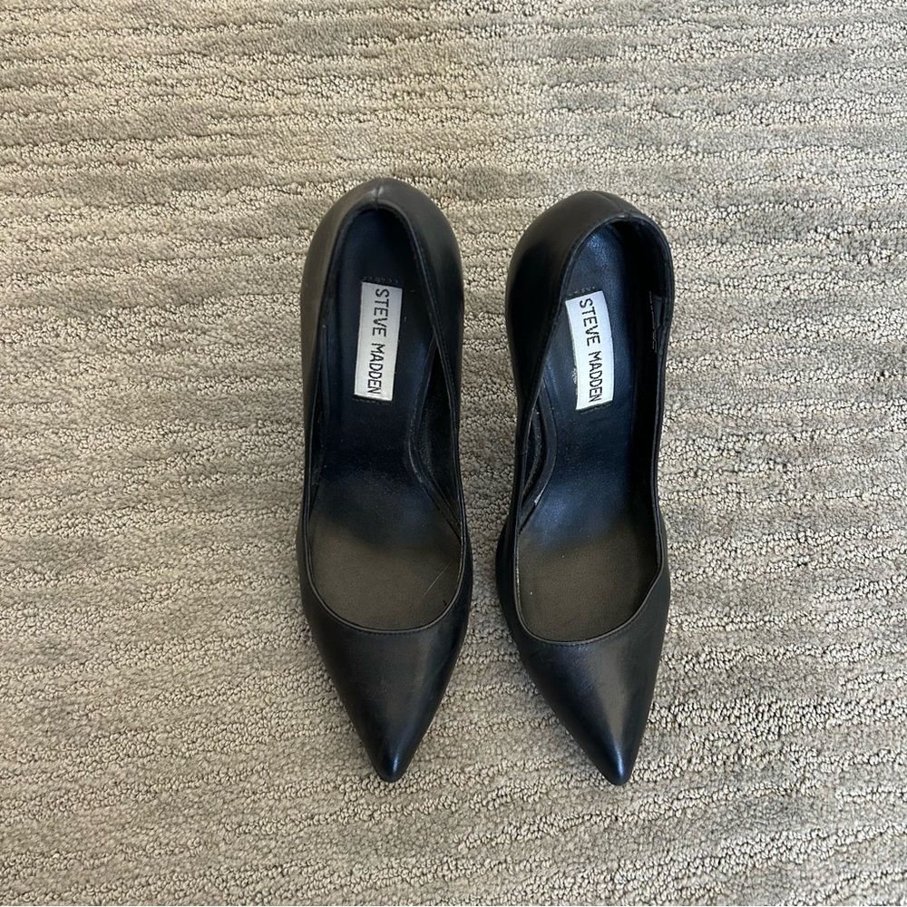 Steve Madden Black Pointed Toe Heels